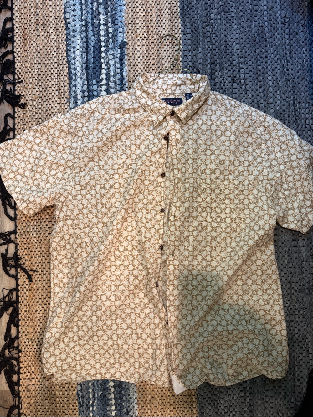 Roundtree & Yorke Short Sleeve Button-Down Shirt in Cream and Tan Floral